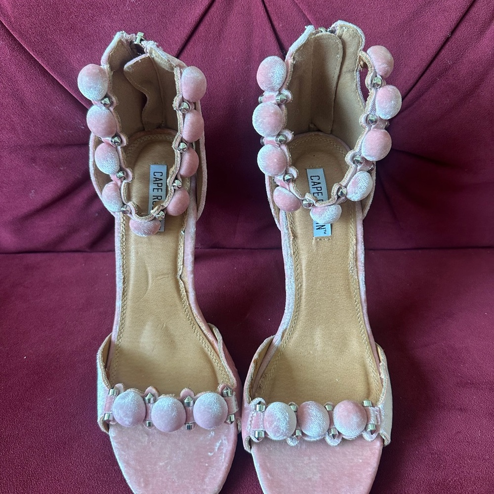 Cape Robbin Vintage Pink Women's Sandals Size 10
